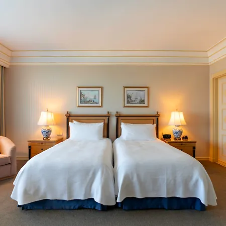 Four Seasons Ritz Готель
