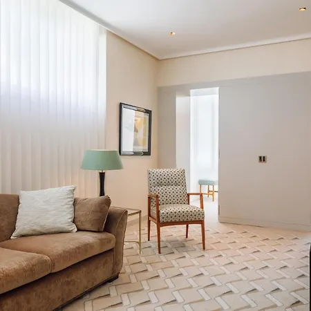 Four Seasons Ritz Hotel