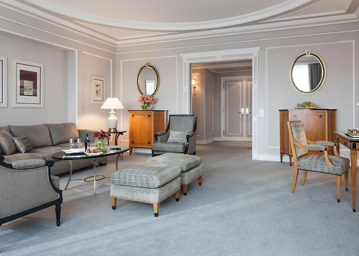 Four Seasons Ritz Hotel 5*