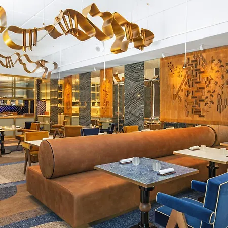 Отель Four Seasons Ritz